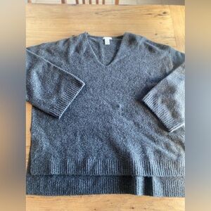 H&M Wide Wrist Cozy Gray V-Neck Sweater Women’s‎ Large Preloved